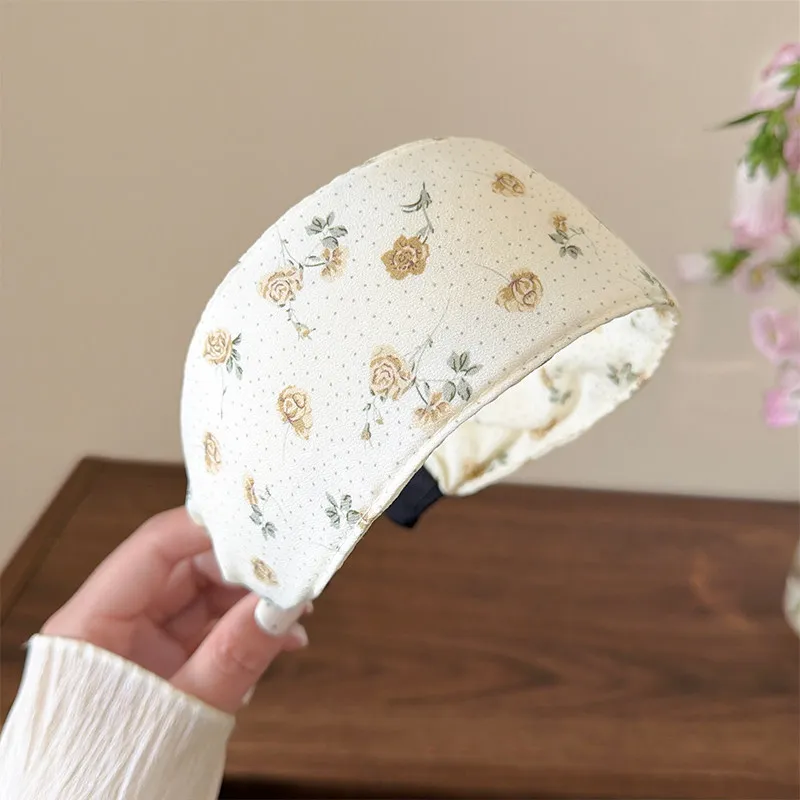Serre-tête élégant et rustique à imprimé floral large pour femme, accessoire de coiffure mignon et doux pour couvrir les cheveux et lisser les raie.