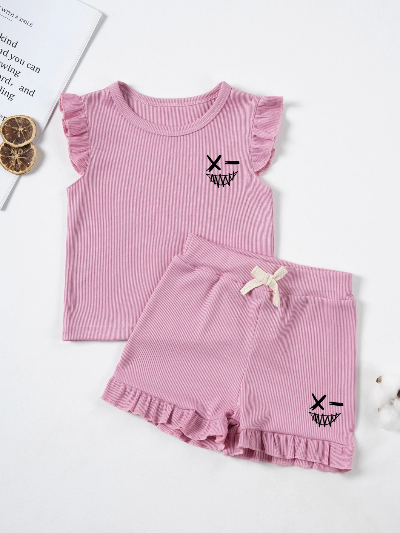 2Pcs Sets Girls' Summer Stylish Minimalist Outfit, Elegant Print Short-Sleeve & Shorts Suit for Daily Wear