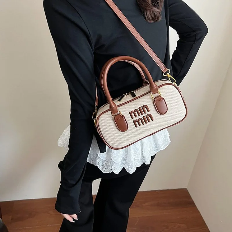 

Women's Crossbody-Bag Made Of Arrow-Patterned Leather Boasting Casual Simple Vintage And Paris High-End Stylish Style