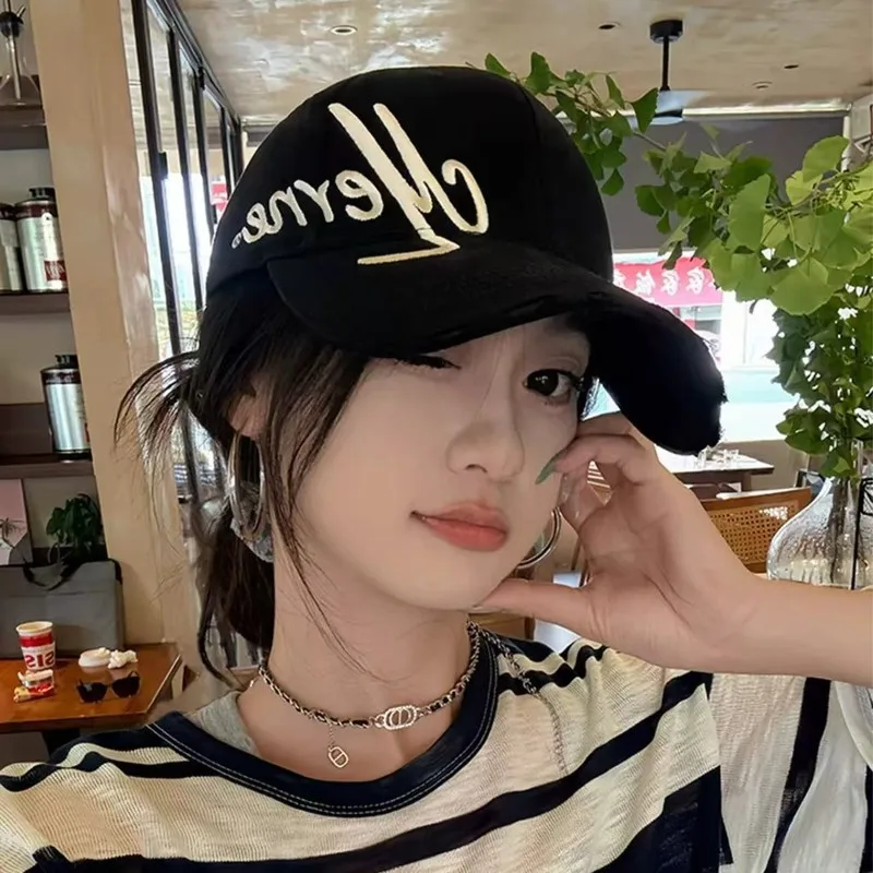 Spring baseball cap with wide brim, makes the face look smaller, Korean style, versatile2026New stylish baseball cap