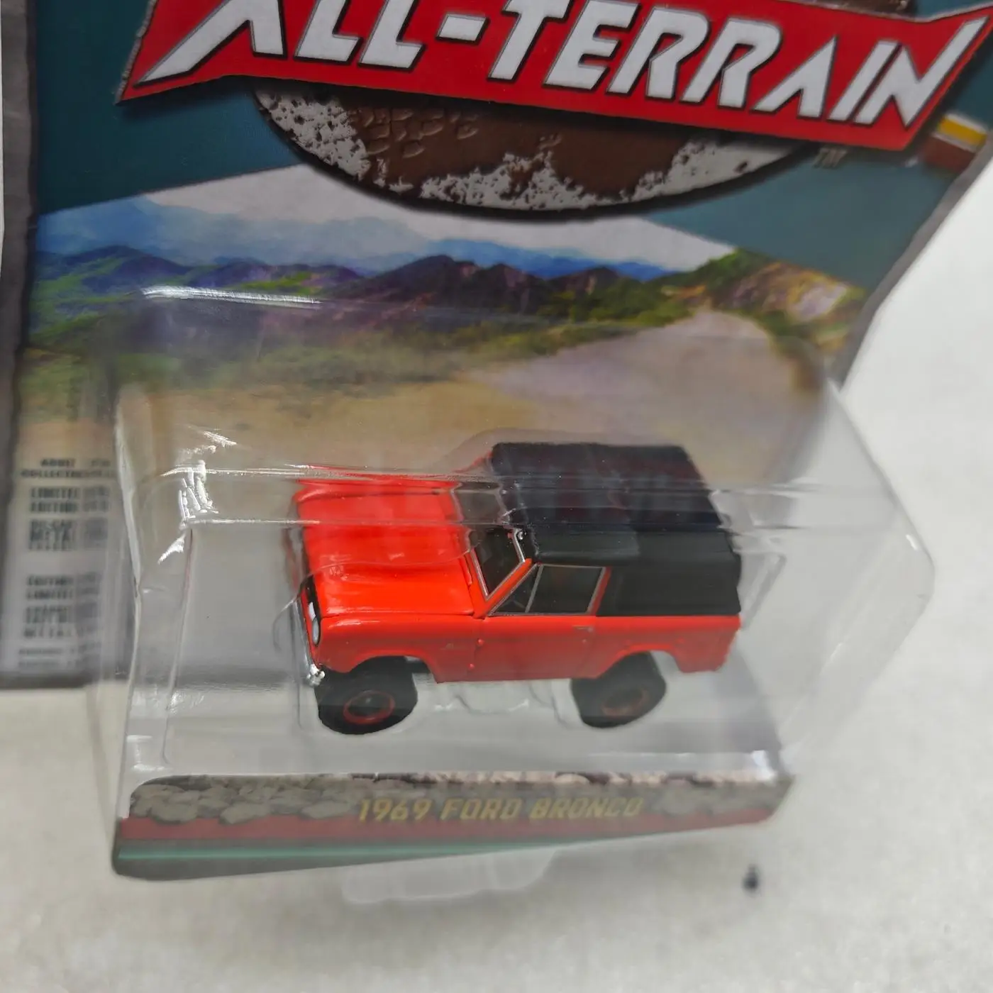 

1:64 All Terrain Series 16-1969 Ford Mustang Lifted&Soft Top 35290-B Усовершенствованная коллекционная модель автомобиля
