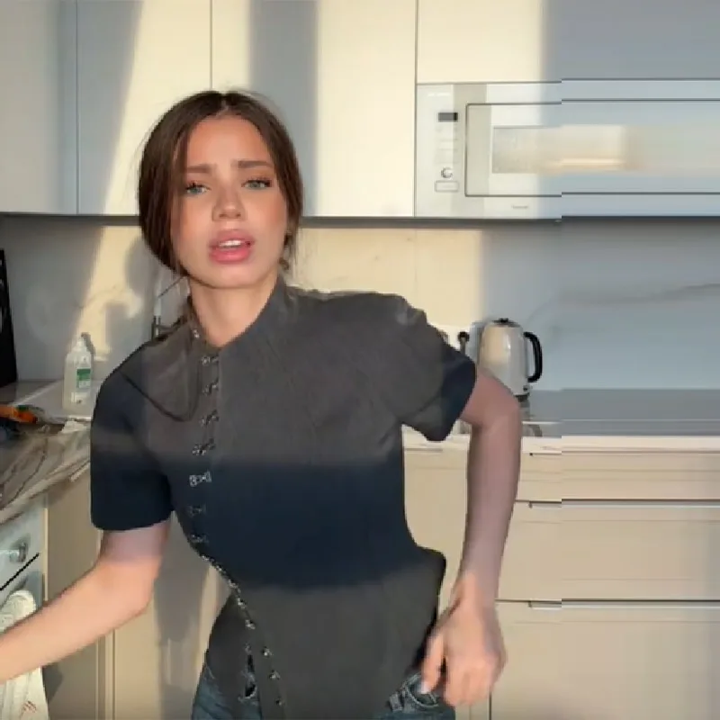 

Женский укороченный топ в стиле ретро, серый, на одной пуговице, с воротником-стойкой, приталенный, с коротким рукавом, повседневный, для уличного стиля