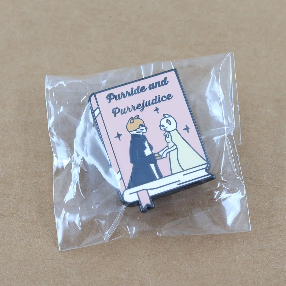 Niedliche rosa Buch-Emaille-Pin, lustige Katze, romantische Geschichtenbuch-Brosche, Jane Austen Buchliebhaber-Abzeichen, Literatur-Schmuckgeschenk für Katzenmütter – Detail 11