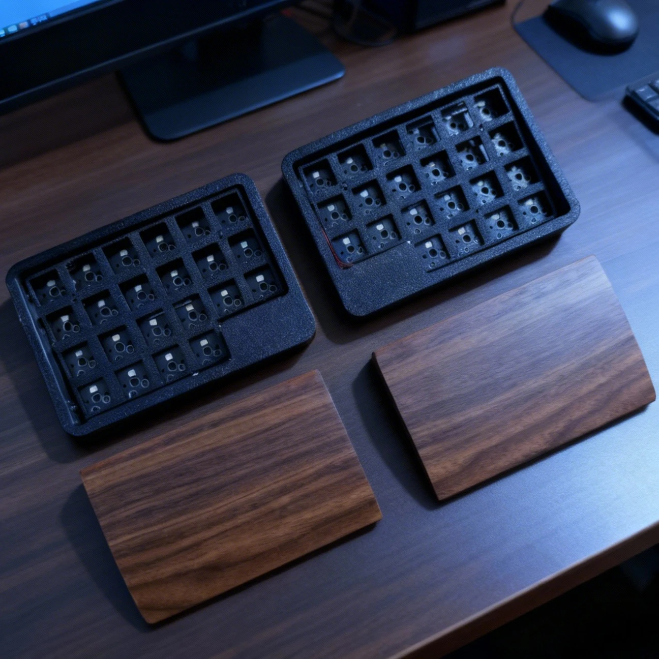 Planck Split Keyboard Kit Custom Wireless Bluetooth RGB Hot Swap Keyboard Plam Rest Knob CNC/3D Printing ZMK  in-line Keyboard
