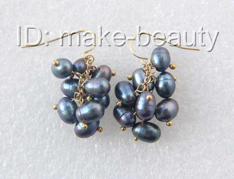 Impresionantes pendientes colgantes con perlas de agua dulce cultivadas, de color negro y con forma barroca, de 9 mm, con diseño de uva, en oro de 14 quilates.