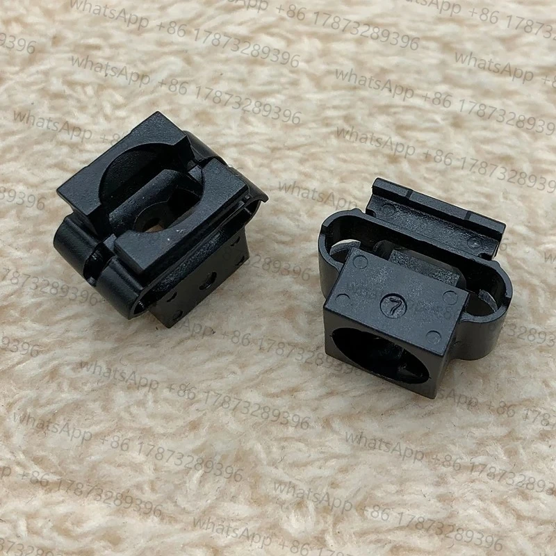 1pc for X5 X3 5 Series 3 Series Driver and passenger glove compartment lower protective panel card clip