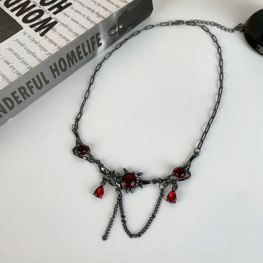 

Punk Red Zircon Pendant Necklace Dark Gothic Hip Hop Tassel Chain Choker Layered Silver Black Collarbone Neck Chain for Women