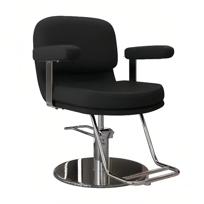 Рисунок 5 - Чистый красный стул для парикмахерской