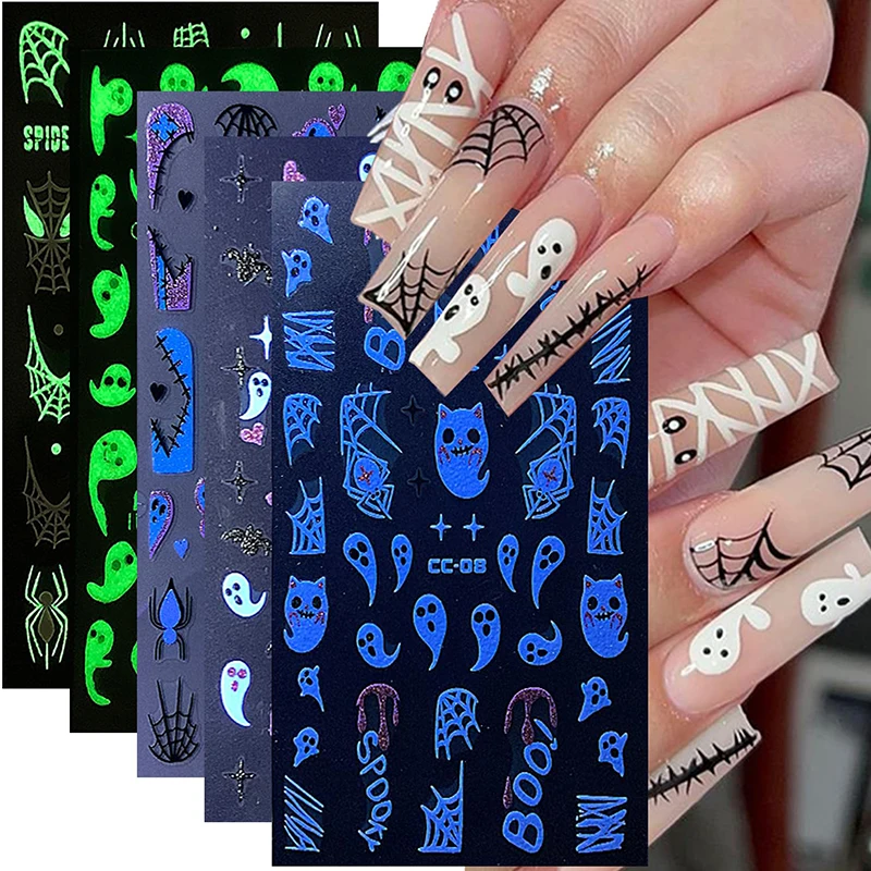مضيئة تنقش شبح مضيئة مسمار الفن ملصقات هالوين الكرتون العنكبوت الجمجمة مسمار الشارات العنكبوت ويب المنزلق للتقليم DIY بها بنفسك