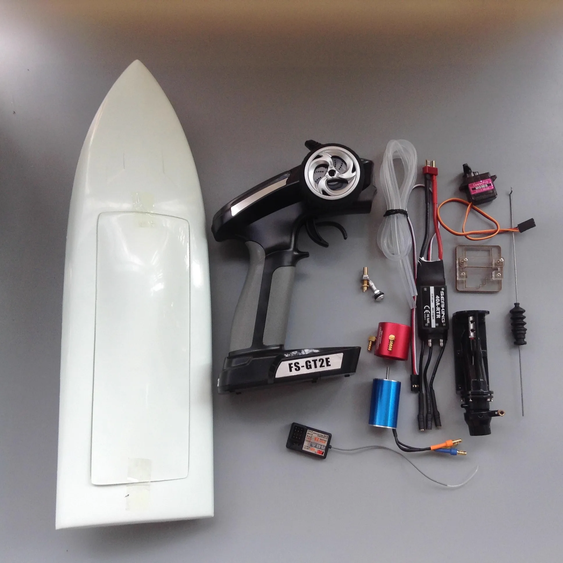 Zestaw akcesoriów do zdalnie sterowanego statku: silnik strumieniowy 40 cm, bezszczotkowy silnik 2440, dysza strumieniowa 15 mm, 2S 7.4V.