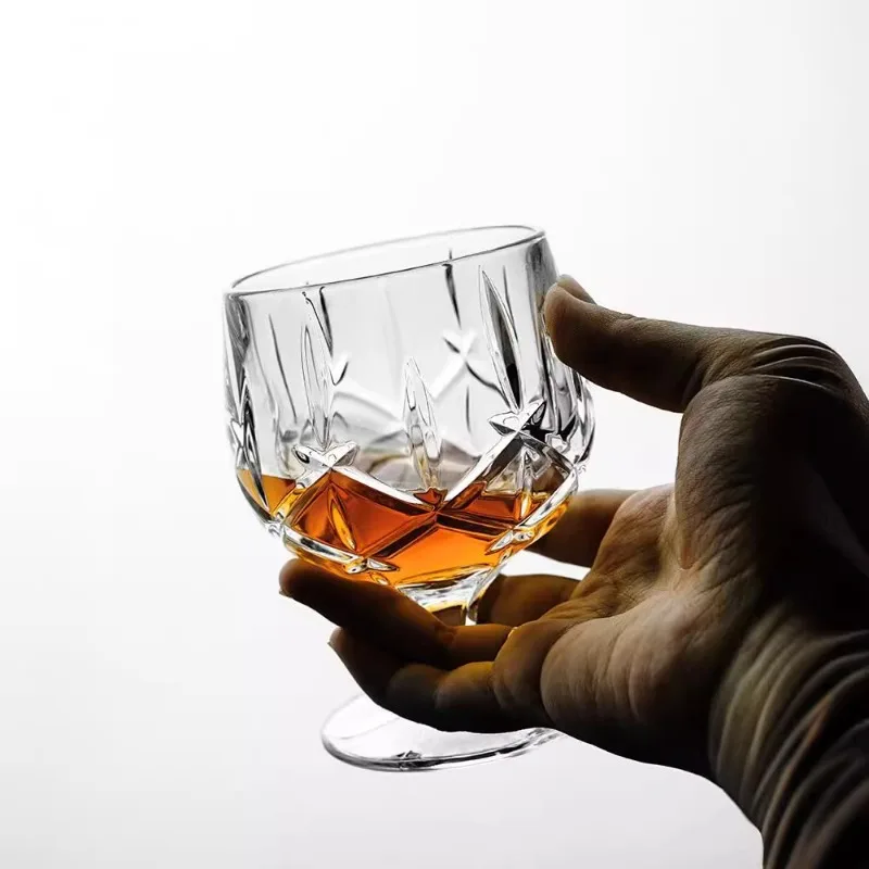 

High-end crystal engraved brandy cup, light luxury whisky cup