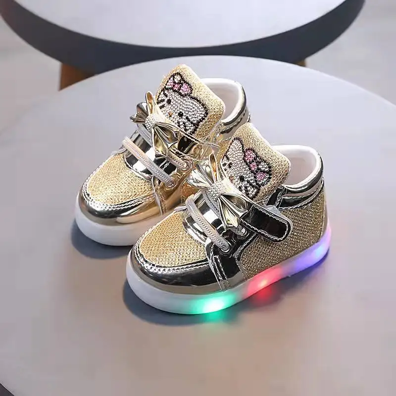 Hello Kitty Children Luminous Shoes Girls Sport Running Shoes Baby Flashing Lights Sneakers Toddler Little Kid LED Sneakers 2024