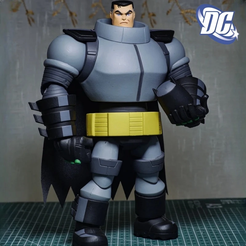 

Original 21cm Dc Comics Dark Knight Batman Gk Mcfarland Action Figures Toy Justice League Heavy Equipment Batman Model Toys Gift