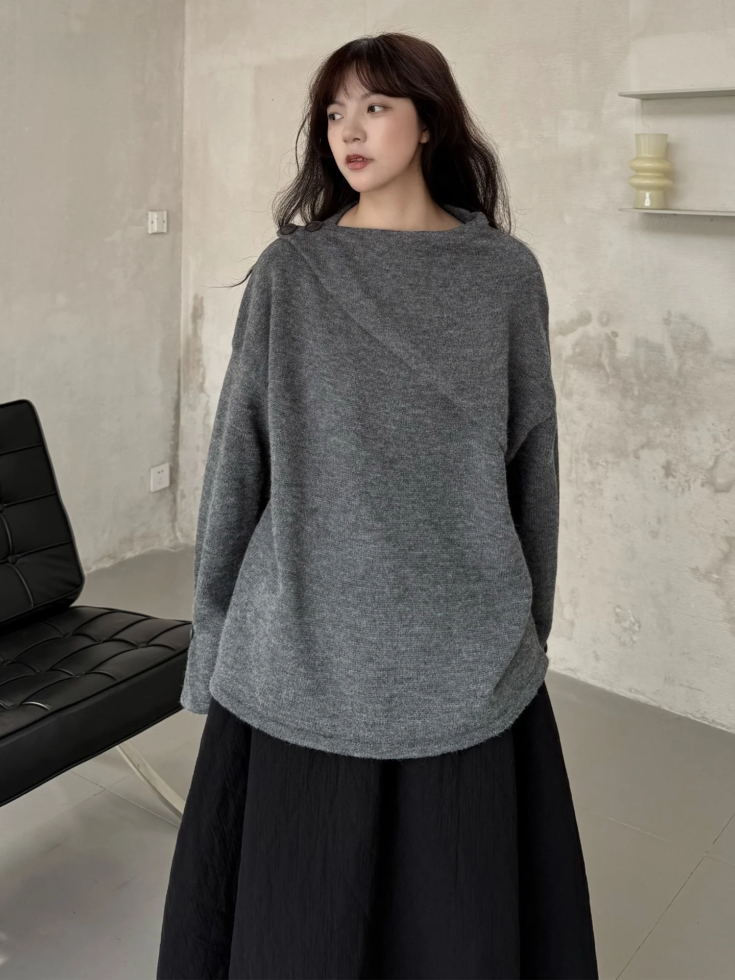 

Land And Mountain Island Ice And Snow Lazy High-End Design Diagonal Buttoning One-oulder Asymmetrical Knitted Sweater