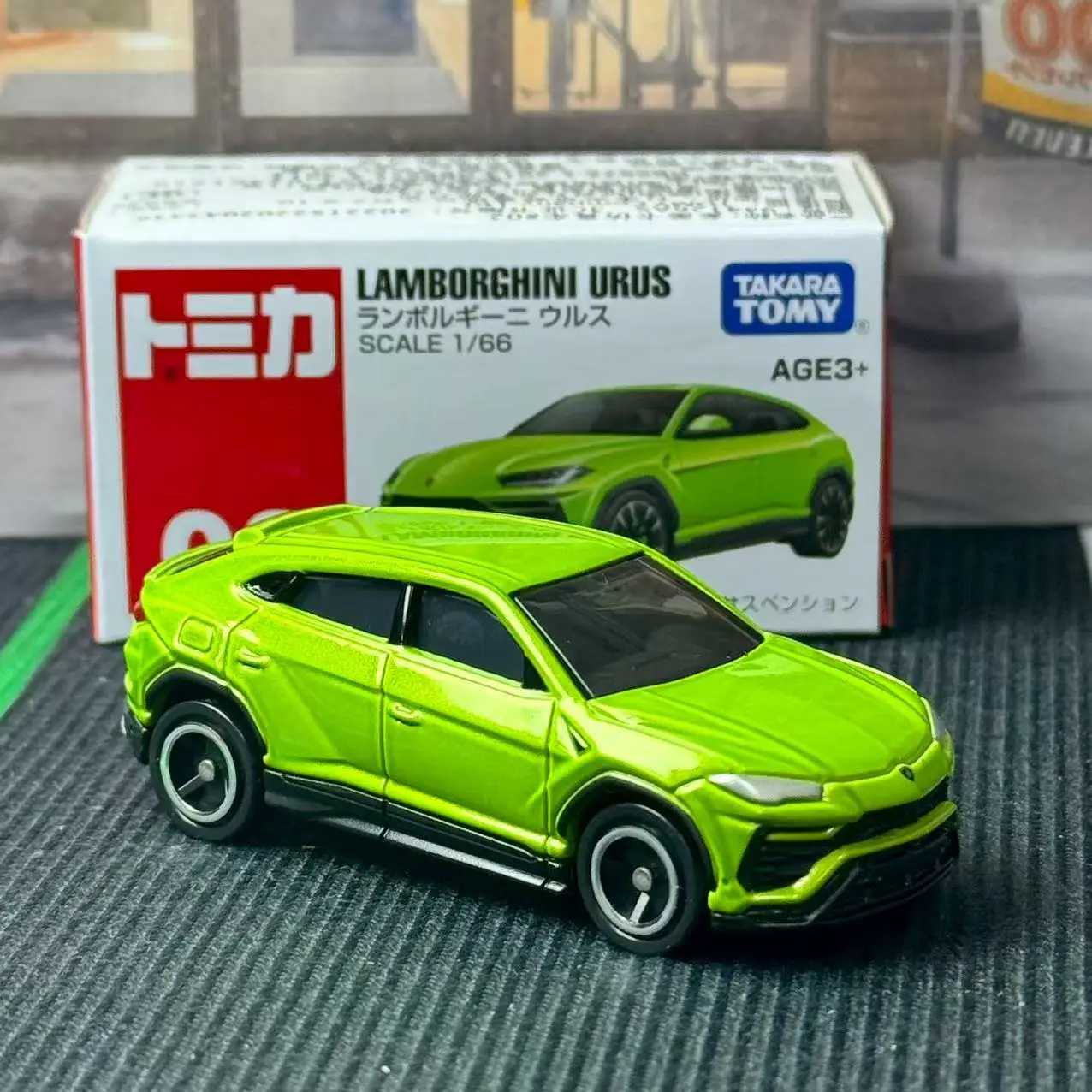 Takara Tomy Tomica No.2 Lamborghini Urus 1:64 Diecast Alloy Static Car Model, Metal Replica for Hobby Display & Collection