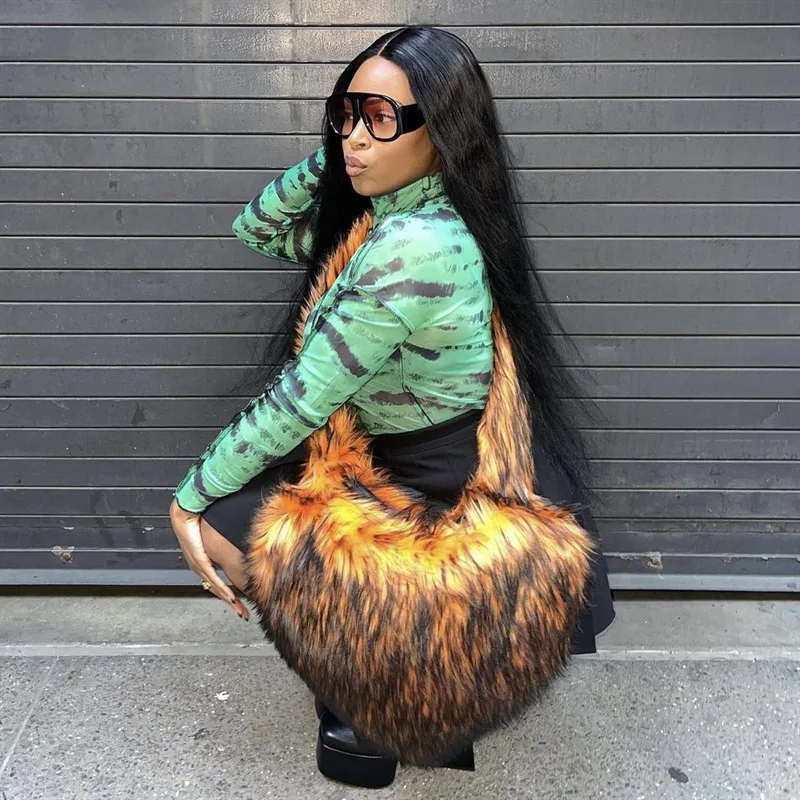 

Women's Retro Personalized Fur Shoulder Bag Love Large Capacity Fashion Handbag 2025 Winter New Plush Bags Female Leather Tote