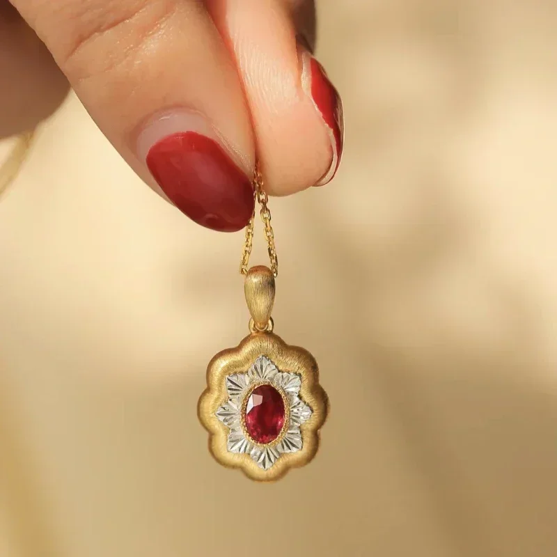 Vintage court style gentle wire drawing design inlaid ruby flowers Necklaces Matte craftsmanship pendant collar chain jewelry