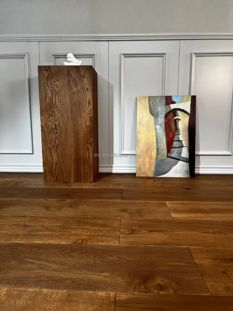 أرضيات هندسية من خشب البلوط الأبيض المصقول بعرض 9 بوصة مع طلاء زيت داخلي مخصص