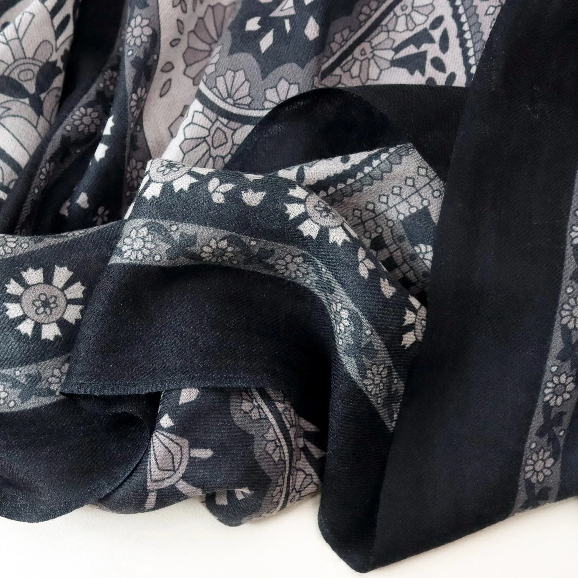 بيزلي شرابة طويلة الكشمير وشاح الشتاء النساء الفاخرة شالات الأوشحة الباشمينا فولارد فام الملابس حقيبة الملحقات 200 100 سنتيمتر