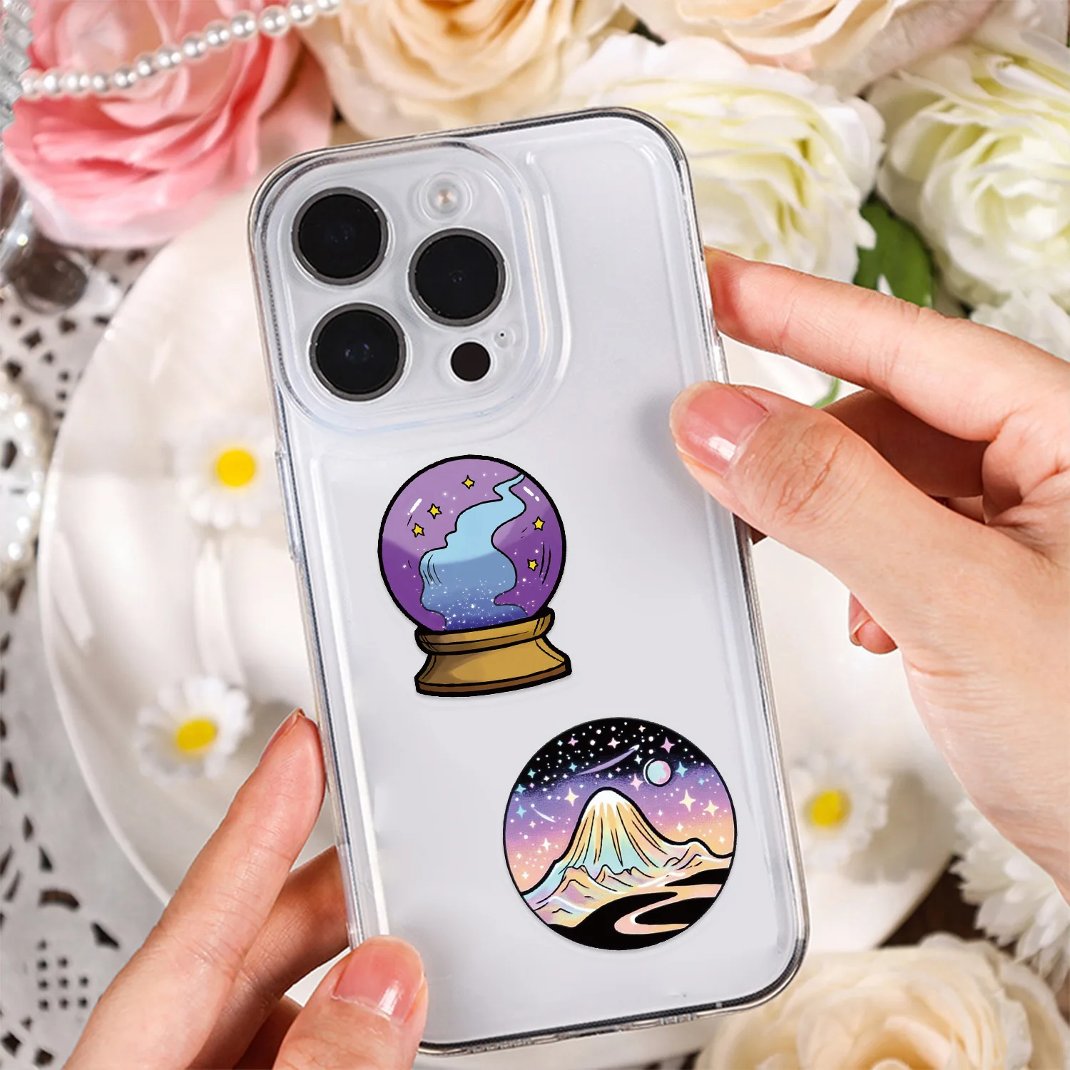 50 قطعة من ملصقات الكتابة على الجدران على شكل ساحرة سحرية INS كارتونية يمكنك صنعها بنفسك شارات لامعة لتزيين ملصق شفاف للكمبيوتر المحمول ودراجة الجيتار