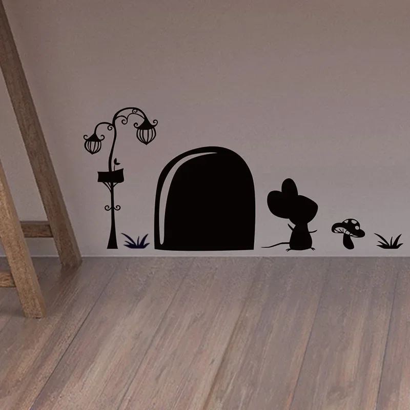 

Cute little mouse door opening wall sticker room corridor skirting line decoration self-adhesive painting