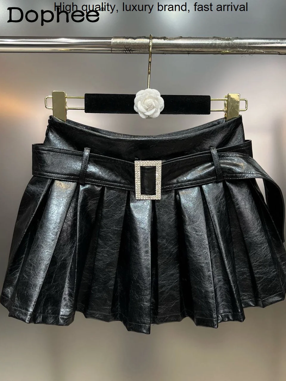 Spring Autumn 2023 Drill Buckle Belt Decorative Pleated Women's Fashion All-Match Polished Black Hip PU Leather Mini Skirt