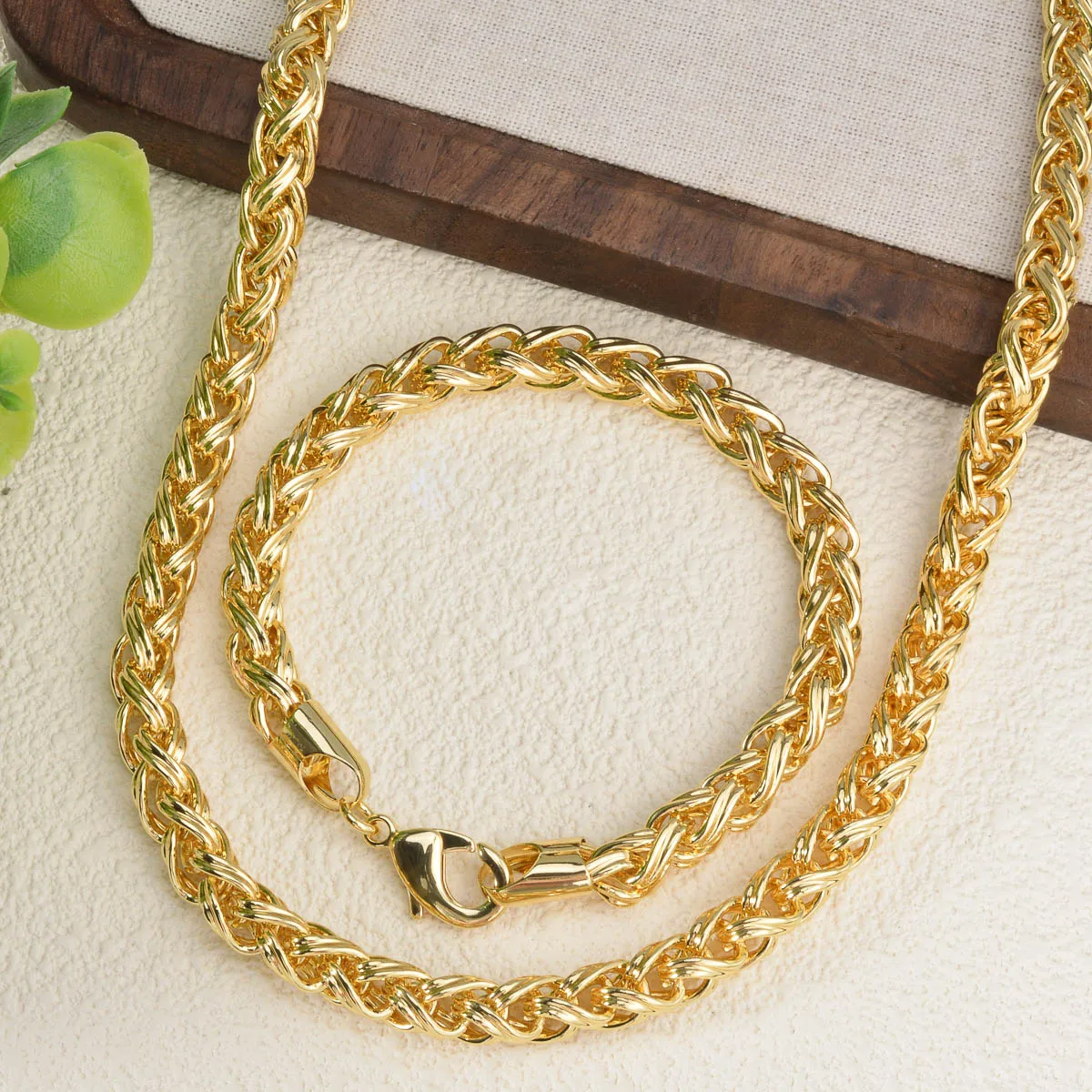 

Gold Tone Cuban Inspired Chain Jewelry Set Statement Hip Hop Thick Textured Necklaces Bracelets for Men Women Daily Outfit