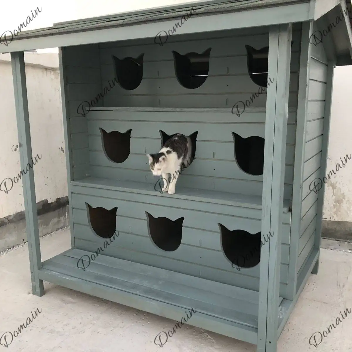 W outdoor cat house outdoor rainproof waterproof solid wood villa house universal in all seasons