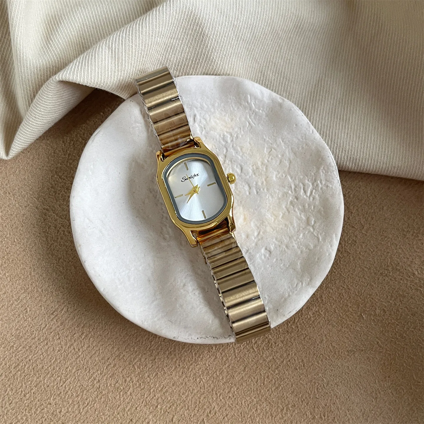 

NewStylishOval Women'S Watch With Metal Bamboo-Link Chain StrapQuartz Movement Fashionable Quartz Wristwatch, Women'S Accessory.