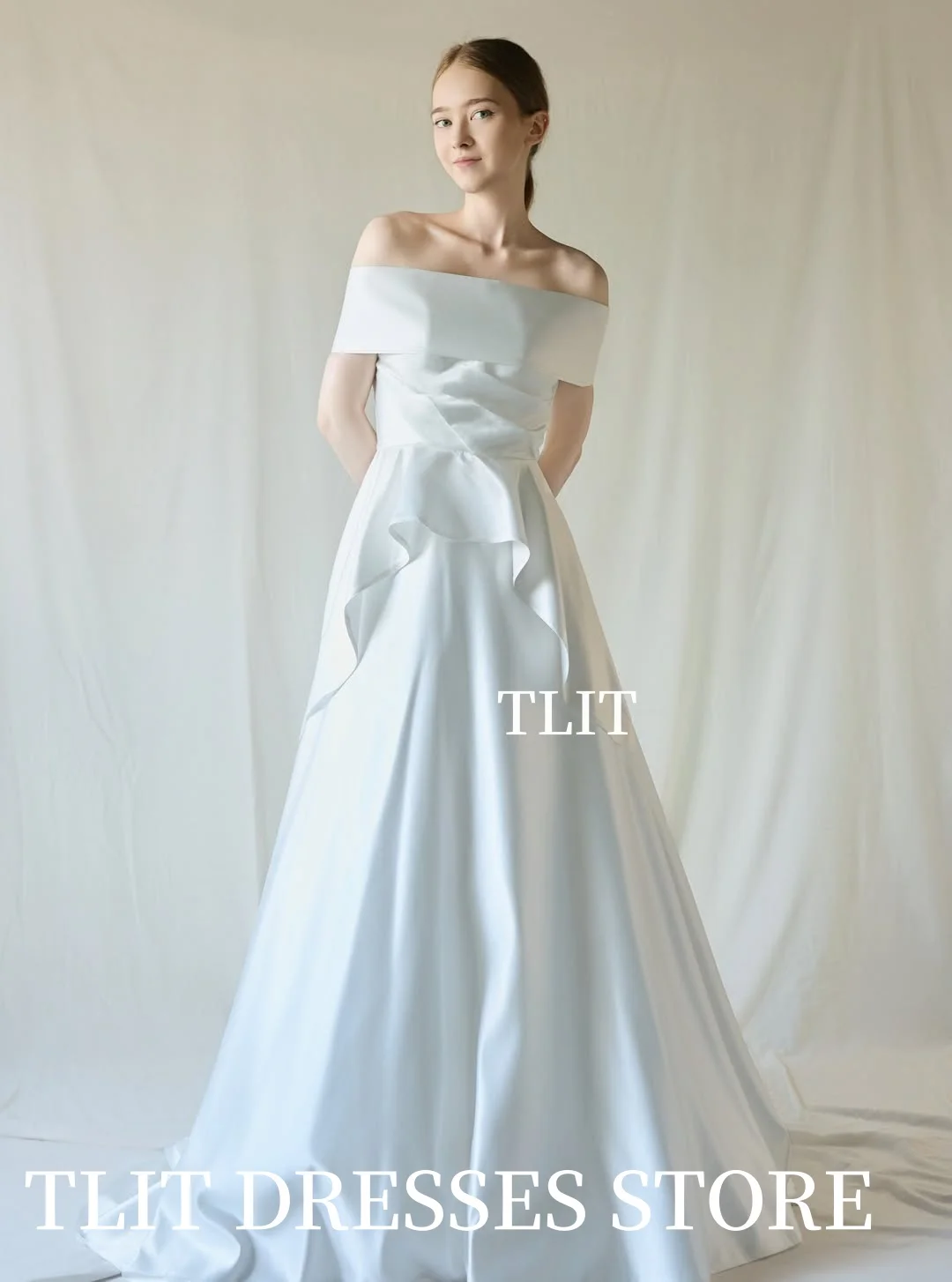 ชุดแต่งงานทรงเอไลน์ผ้าซาตินสีขาวหรูหราแบบเปิดไหล่ ชุดราตรีงานพรอมสไตล์เกาหลี ชุดเจ้าสาวสำหรับถ่ายภาพ สามารถสั่งตัดได้