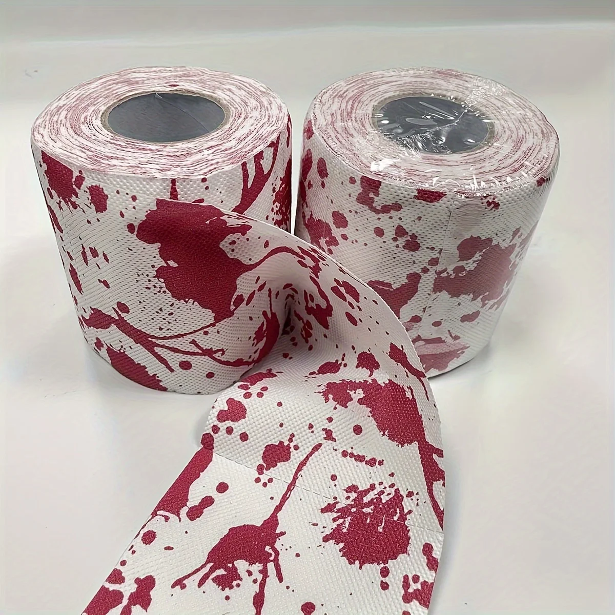 할로윈 혈액 스플래터 디자인 화장지 무서운 파티 및 창의적인 휴일을 위한 다중 접힌 연속 롤, 할로윈 소품