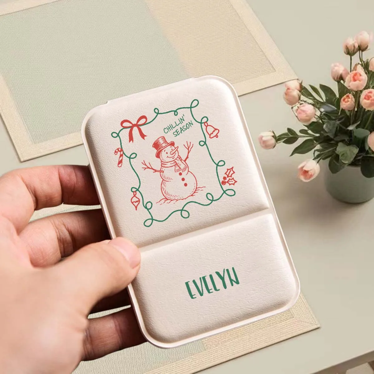 Customized Portable Mirror Round edges prevent hand injuries Retro art folding beauty mirror Send your girlfriend a casual and