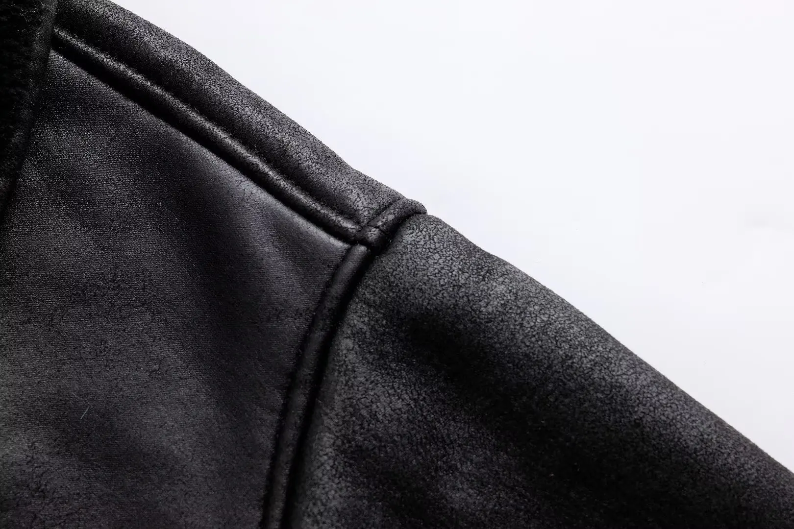 2025年新作 レディース 暖かいレザージャケット ファーライニング シングルブレストデザイン 外側ポケット2つ付き