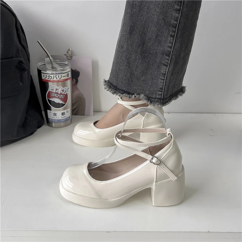 2023 Summer Solid Color Light Mouth Shiny Leather Surface One Line Buckle Strap Versatile Women High Heels Women\'s Single Shoes