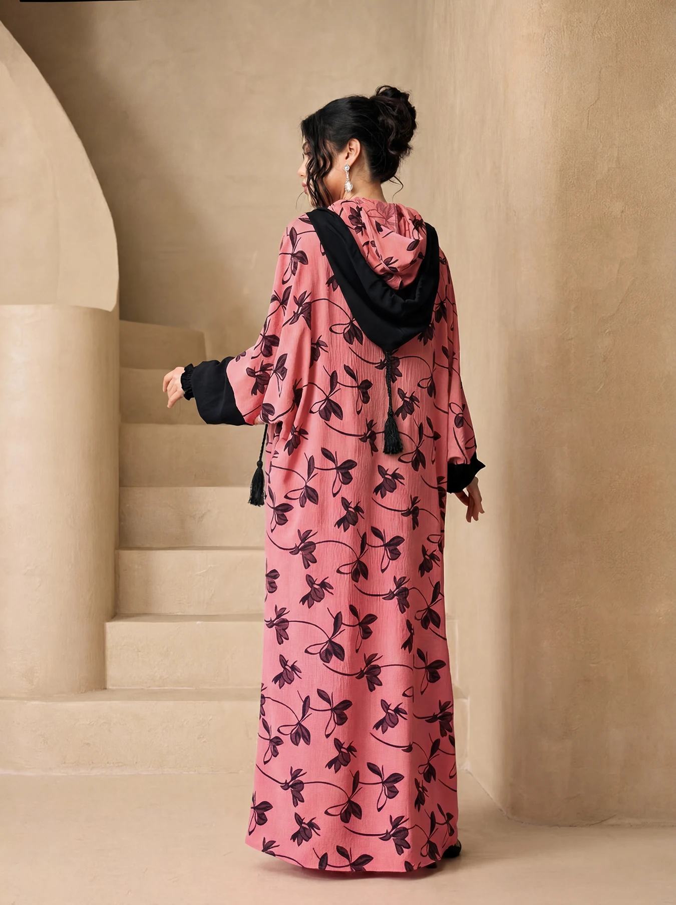 Vintage Floral Hooded Abaya 3P - огляд і ціна Vintage Fashion Outfit
