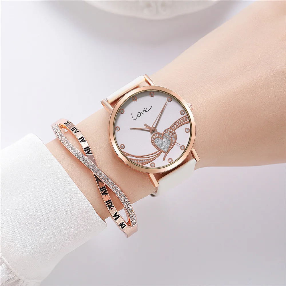 Women\'s Fashion Simple Belt Watch Sweet Romantic LOVE Rhinestone Quartz Casual Belt Watch