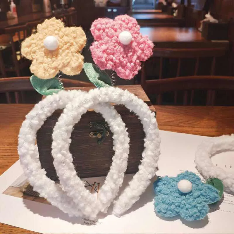 

Cute Candy Color Wool Headband with Floral Embroidery Non-Slip Design for Face Washing Women's Daily Accessories