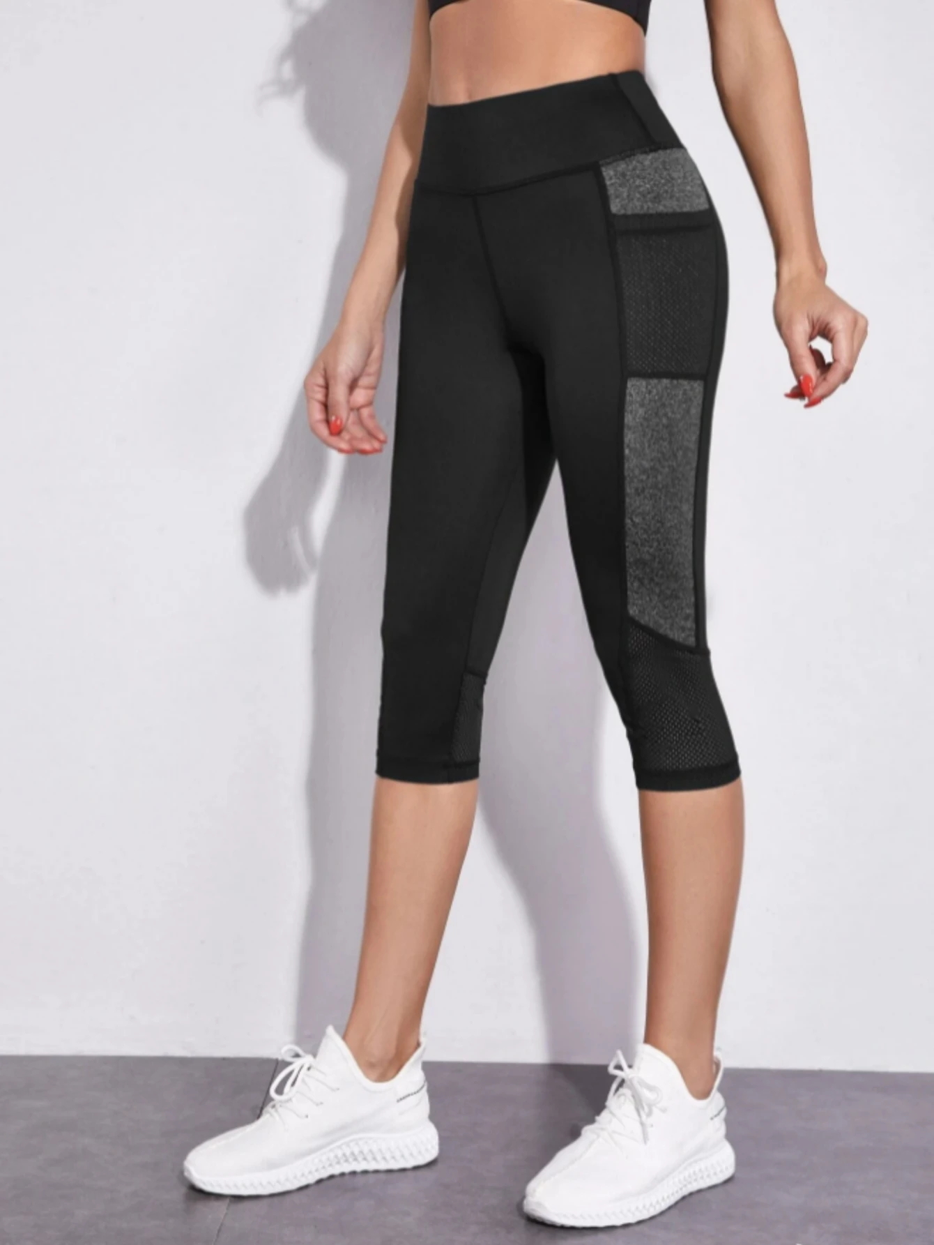 Pocket color-blocked daily solid color slim leggings, suitable for various occasions such as outdoor, running and partying