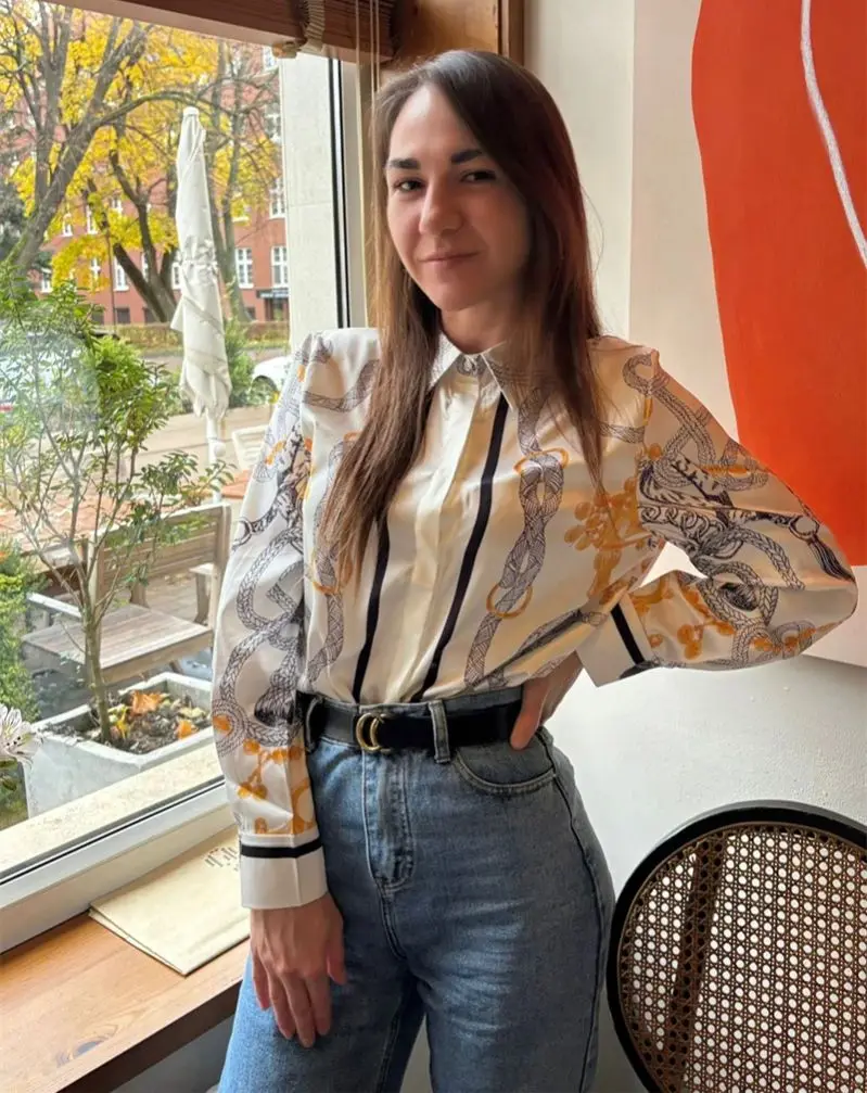 Kemeja Wanita Terbaru Eksklusif Mewah Lengan Panjang Kerah Satin Motif Old Money Desain Merk Kemeja OL Blouse руба