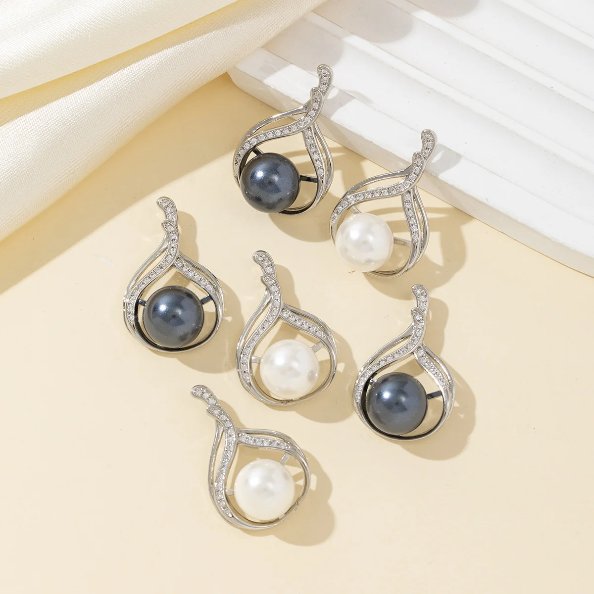 

1pc 28x17mm Demon Eye Pendant Natural Shell Beads Charms for Jewelry Making Supplies DIY Women Necklace Earrings Accessories