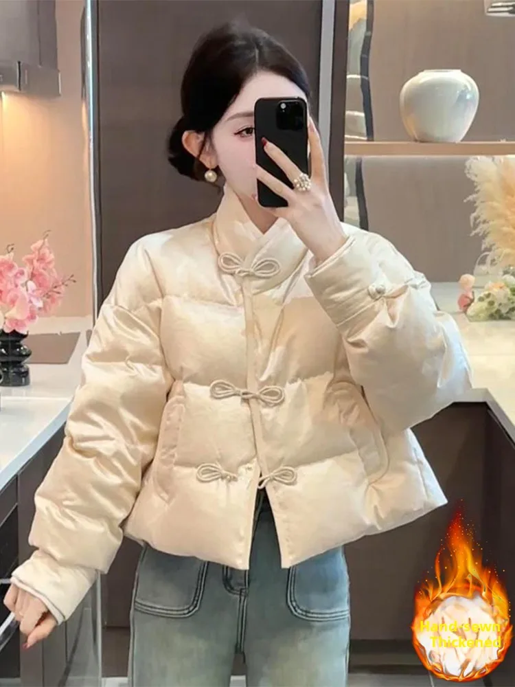 

Новая женская зимняя куртка в корейском стиле: хлопковая, с воротником-стойкой, на пуговицах, больших размеров, свободного кроя, для стройности фигуры