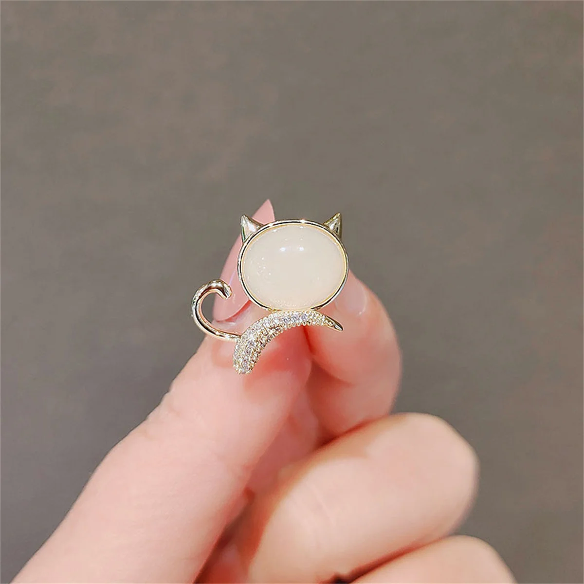 Rinhoo Reiten Besen Fliegende Katze Brosche Für Frauen Cartoon Nette Hexe Kätzchen Kragen Anstecknadeln Lustige Tier Rucksack Abzeichen Schmuck – Detail 34