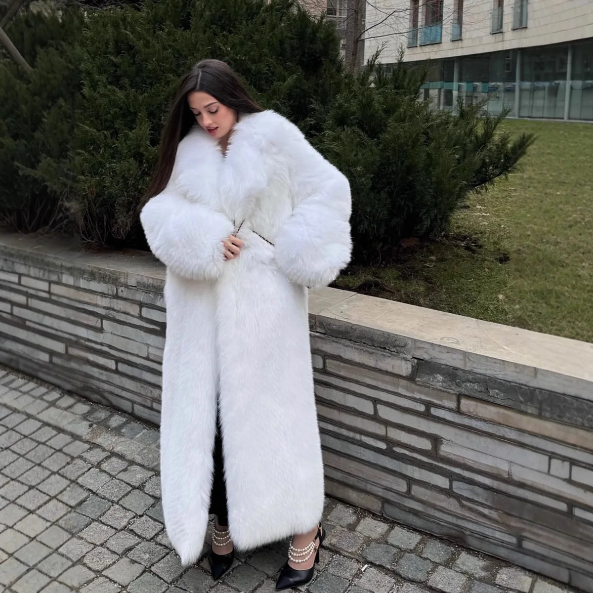 Cappotto di pelliccia invernale da donna Cappotto lungo bianco Capispalla Elegante moda Y2k Risvolto allentato Tutto abbinato Giacca di pelliccia sintetica calda e spessa per le donne