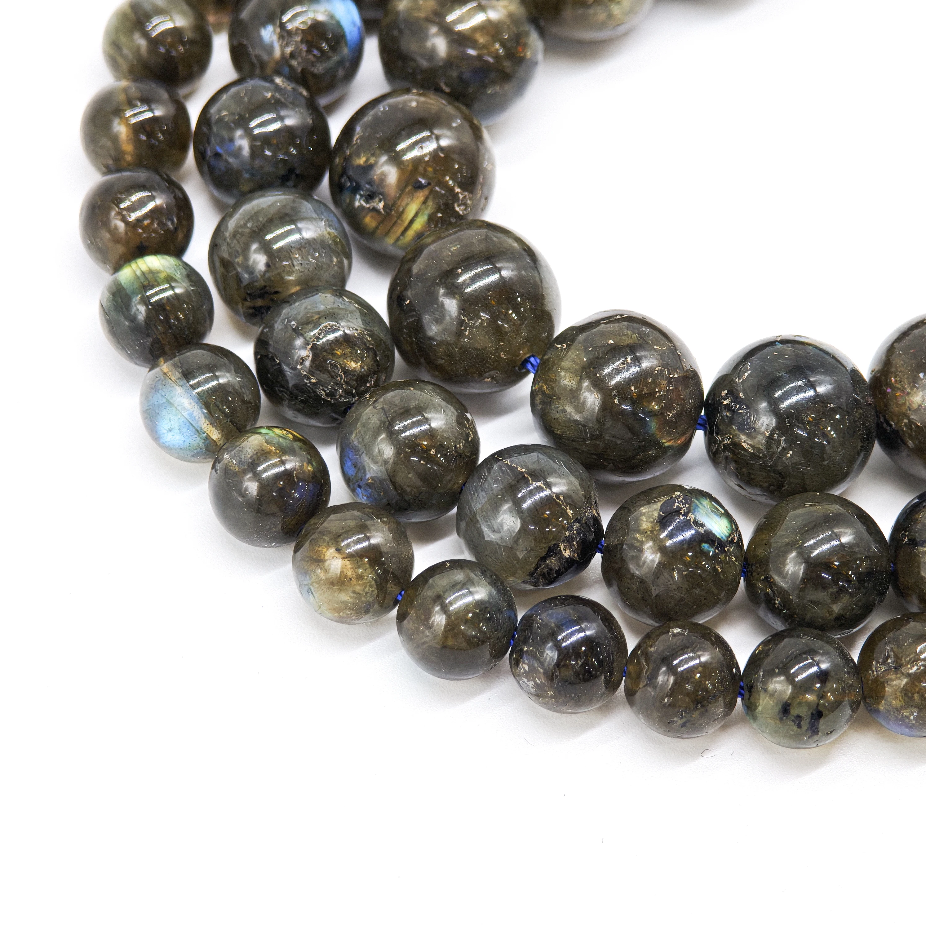 Good-quality 100% natural shiny round beads in 8/10/12 mm, suitable for DIY bracelets or necklaces jewelry. 15 inches.