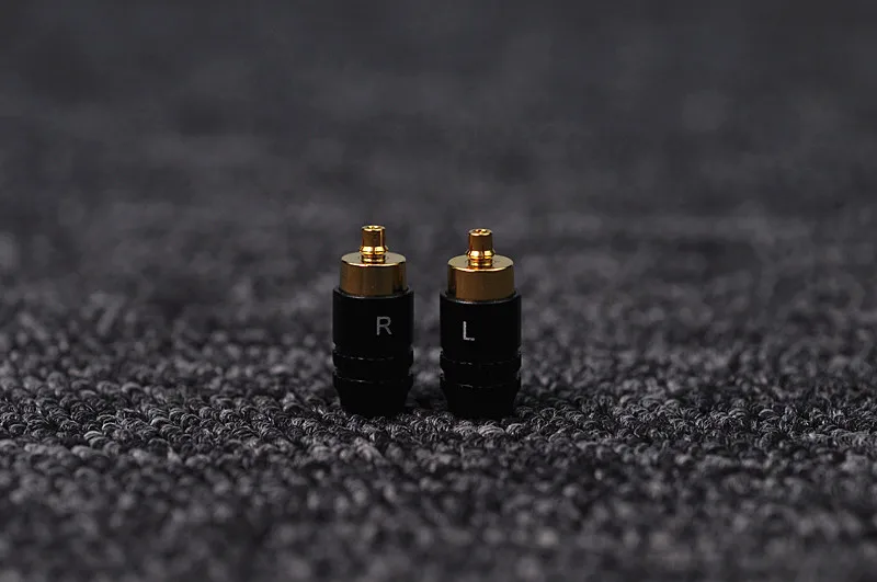 The metal pin is applicable to the repair and replacement of the pin of Sony/Sony IER-M7 IER-M9 IER-Z1R headset upgrade line