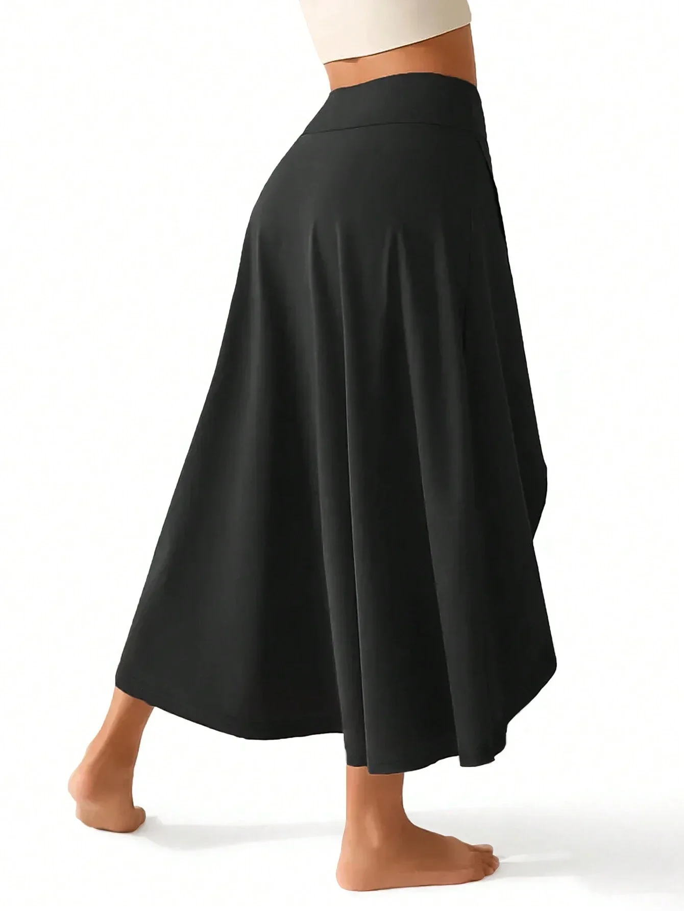 Saia esportiva dividida de cintura alta 2 en 1 feminina com bolsos internos, leve e elástica para uso ativo-casual cor sólida