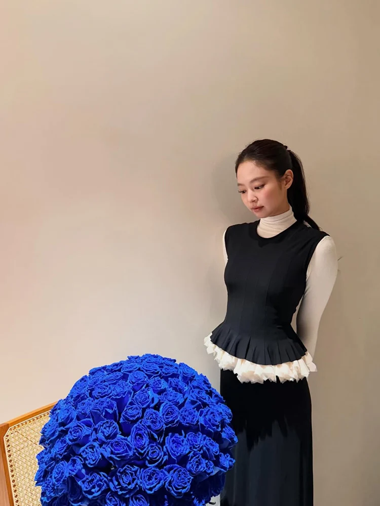 فستان بلاكبينك على طراز جيني ب - مراجعة Midi Dress وسعره