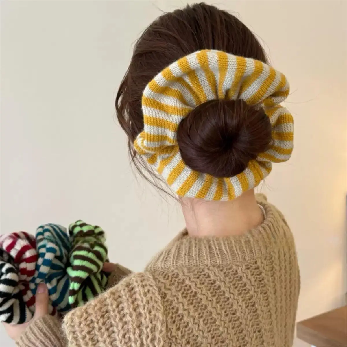Bunte gestreifte Pferdeschwanz-Strickhaargummis für Frauen und Mädchen – Detail 5
