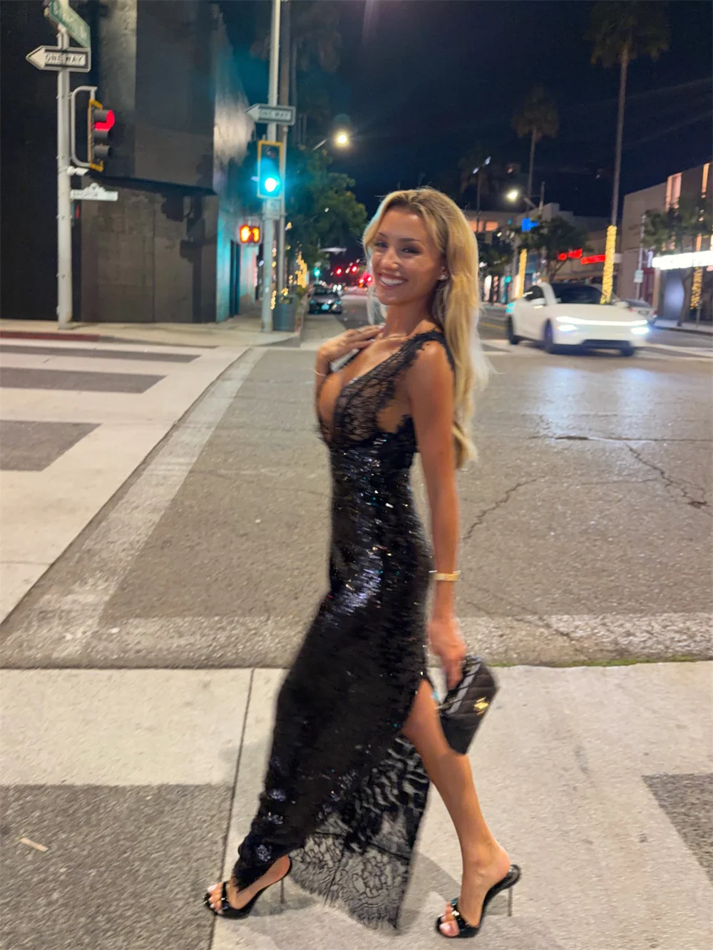 Amanda Customizd V-neck Lace Sleeveless Black Mermaid gown Prom dress Side Slit Sequins Sexy Glamorous Cocktail party dress 2026