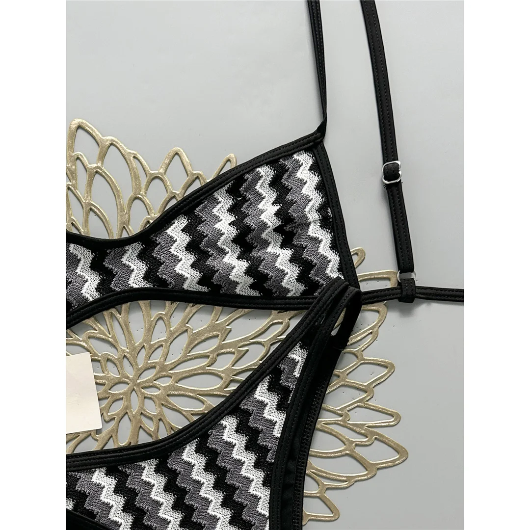 2026 Gestreifter High-Leg-Cut Brasilianischer Bikini Damen-Badeanzug Zweiteiliger Bikini-Set Badebekleidung Badeanzug V8216 – Detail 22